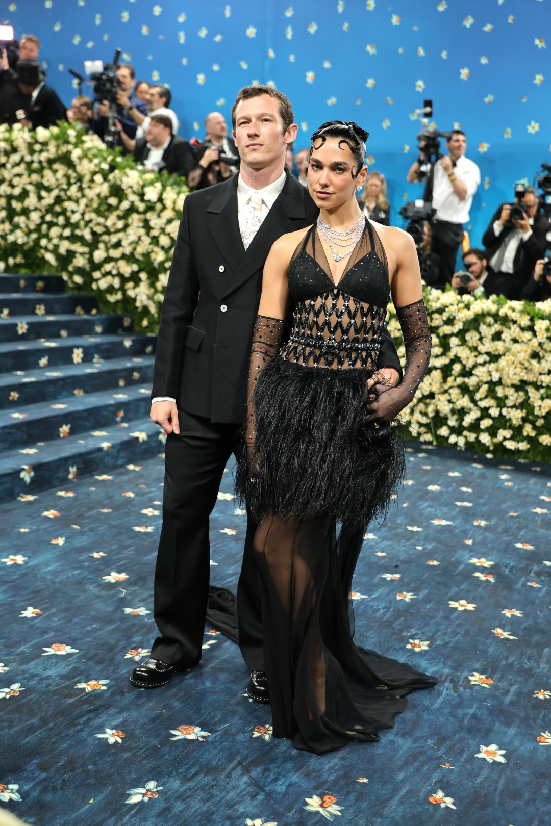 Эти селебрити выбрали для Met Gala 2025 знойные «голые» образы